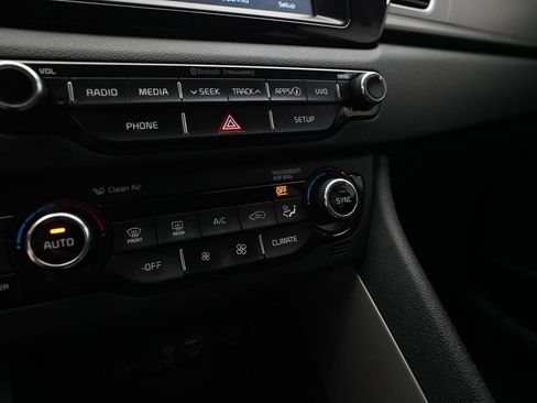 Used 2017 Kia Niro LX FWD image 20