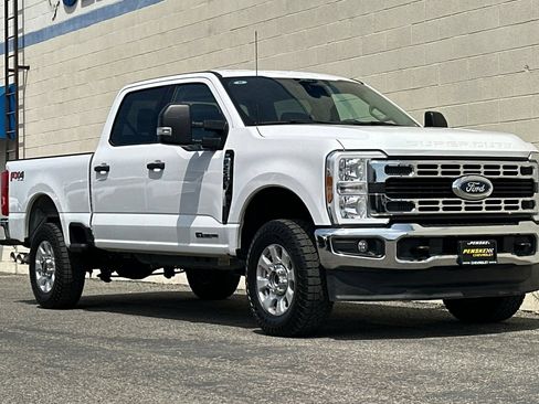 Used 2024 Ford F250 XLT w/ FX4 Off-Road Package AWD/4WD image 2