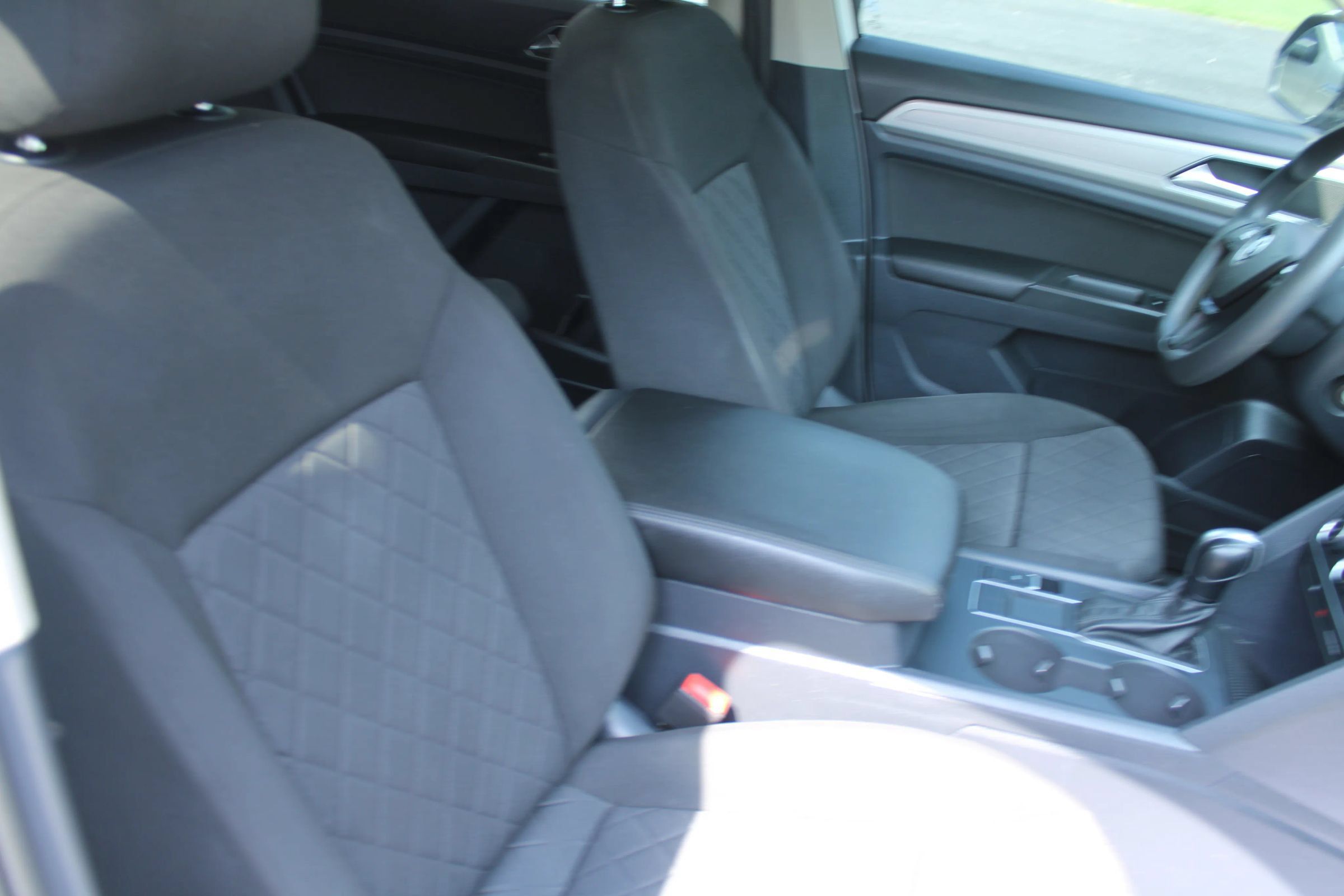 Used 2018 Volkswagen Atlas Launch Edition FWD image 24