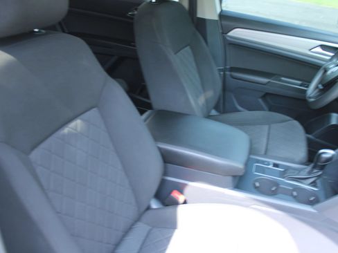 Used 2018 Volkswagen Atlas Launch Edition FWD image 24