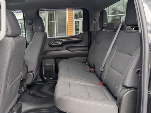 Used 2022 Chevrolet Silverado 1500 LT AWD/4WD image 12