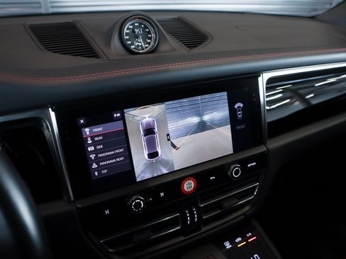 Certified 2024 Porsche Macan S AWD/4WD image 19