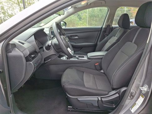 Used 2024 Nissan Sentra SV image 16