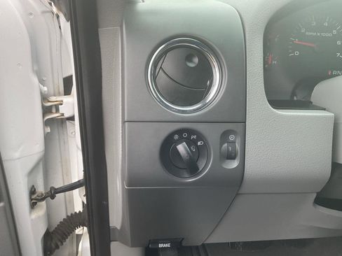 Used 2004 Ford F150 XLT image 12