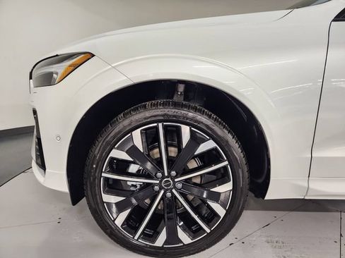 New 2026 Volvo XC60 B5 Ultra w/ Protection Package Premier AWD/4WD image 11