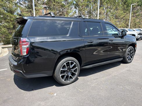 Used 2022 Chevrolet Suburban RST w/ Luxury Package AWD/4WD image 10