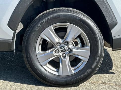 Used 2025 Toyota RAV4 XLE AWD/4WD image 31