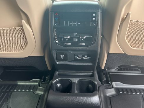 Used 2025 Jeep Grand Cherokee L Limited image 36