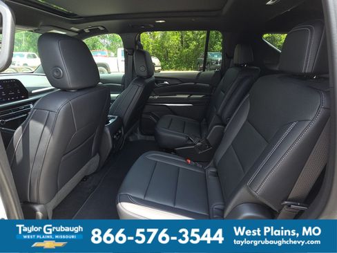 New 2026 Chevrolet Traverse LT w/ Sun and Wheel Package FWD image 29