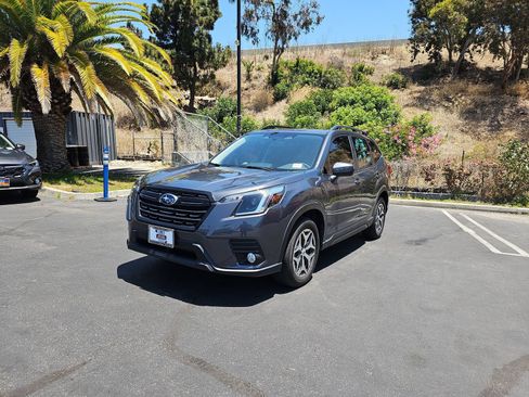 Certified 2023 Subaru Forester Premium AWD/4WD image 3
