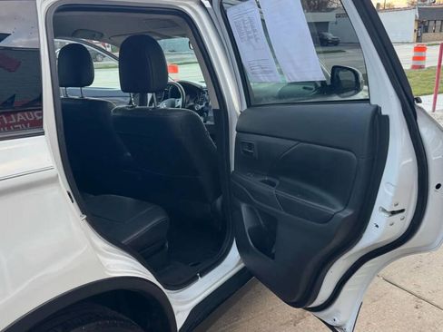 Used 2016 Mitsubishi Outlander SEL image 22