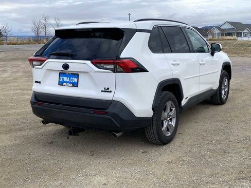 Used 2022 Toyota RAV4 LE image 12