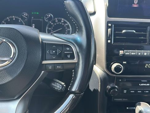 Used 2023 Lexus GX 460 Premium w/ Premium Package image 14