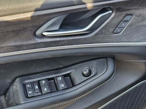 New 2026 Jeep Grand Cherokee Limited image 16