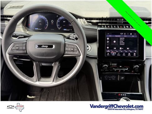 Used 2025 Jeep Grand Cherokee Laredo X RWD image 11