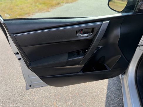 Used 2018 Toyota Corolla LE image 39