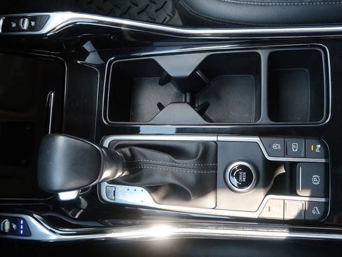 Used 2022 Kia Sorento SX image 31