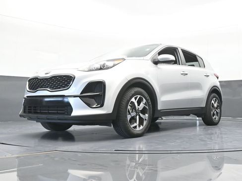 Used 2022 Kia Sportage LX image 19