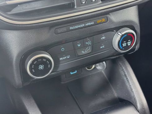 Used 2022 Ford Escape SE FWD image 16