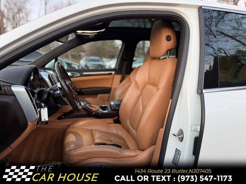 Used 2017 Porsche Cayenne S image 13