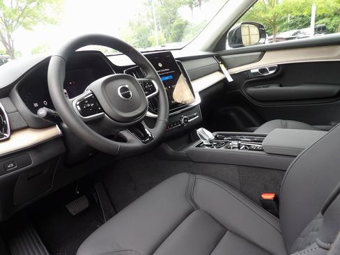 New 2026 Volvo XC90 B6 Plus w/ Protection Package Premier AWD/4WD image 9