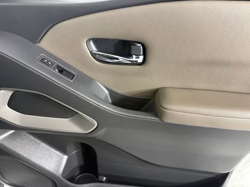 Used 2023 Nissan Frontier SV w/ Technology Package image 12