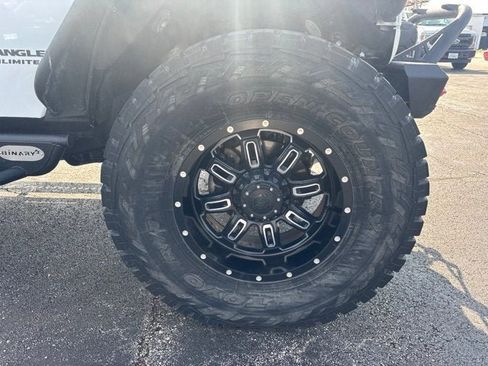 Used 2016 Jeep Wrangler Unlimited Rubicon AWD/4WD image 17