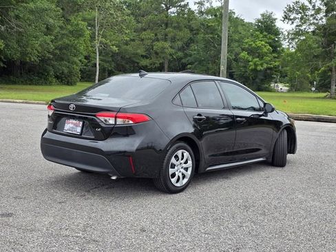Used 2023 Toyota Corolla LE FWD image 5