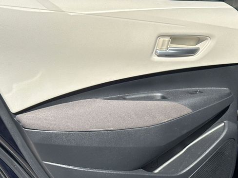 Used 2020 Toyota Corolla LE image 11