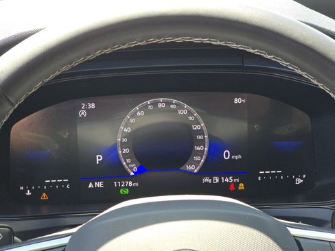Used 2024 Volkswagen Taos SE w/ Panoramic Sunroof Package FWD image 27