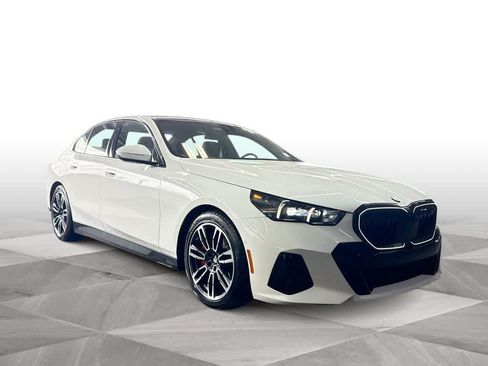 Used 2026 BMW 540i xDrive AWD/4WD image 2