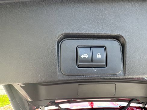 Used 2024 Nissan Rogue SL w/ SL Premium Package FWD image 19