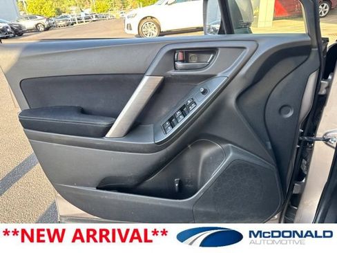 Used 2015 Subaru Forester 2.5i Premium AWD/4WD image 4