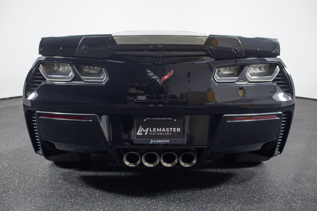 Used 2015 Chevrolet Corvette Z06 w/ 3LZ Preferred Equipment Group RWD image 13