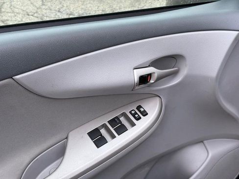 Used 2010 Toyota Corolla LE FWD image 18