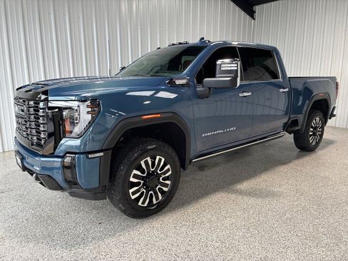 Used 2025 GMC Sierra 2500 Denali Ultimate w/ Max Trailering Package AWD/4WD image 1