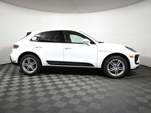 Used 2026 Porsche Macan AWD/4WD image 8