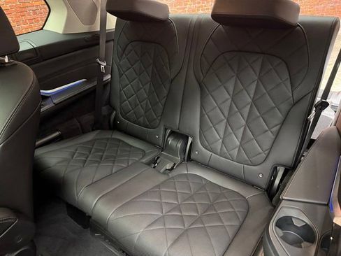 Certified 2025 BMW X7 xDrive40i w/ Premium Package image 26