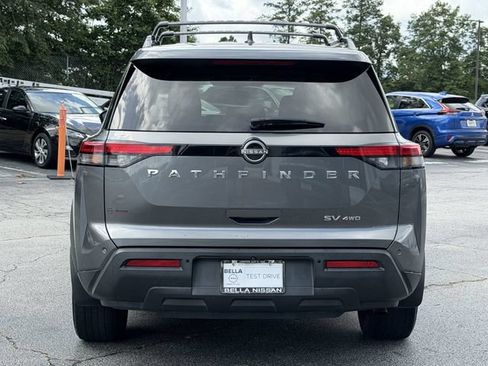 Used 2022 Nissan Pathfinder SV AWD/4WD image 2