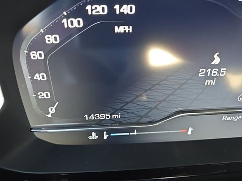 Used 2024 GMC Yukon XL Denali image 32