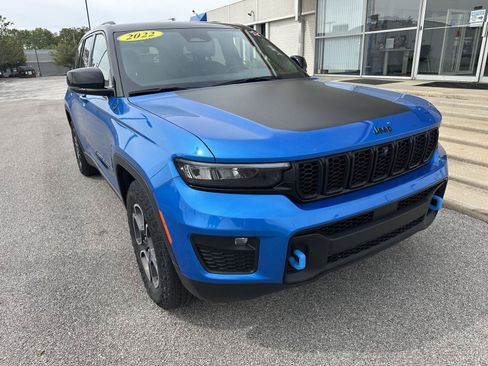 Used 2022 Jeep Grand Cherokee Trailhawk w/ Luxury Tech Group III AWD/4WD image 2