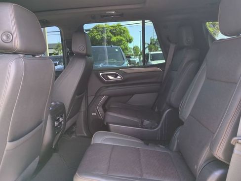 Used 2022 Chevrolet Tahoe High Country AWD/4WD image 17