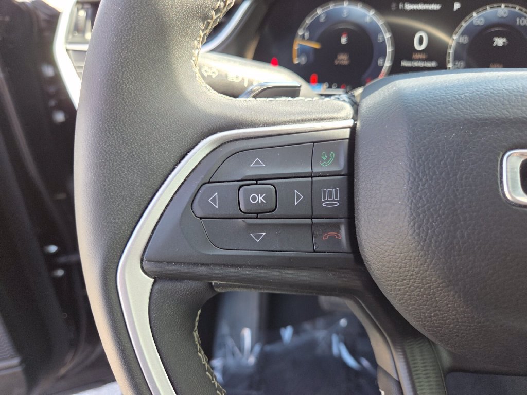 Used 2024 Jeep Grand Cherokee L Altitude AWD/4WD image 35