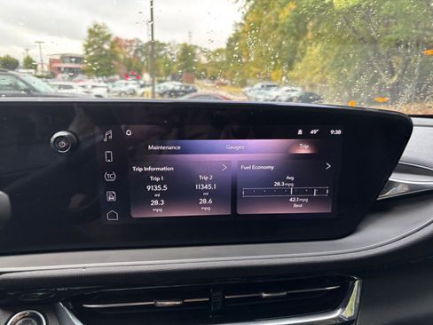 Used 2025 Buick Envista Sport Touring image 18