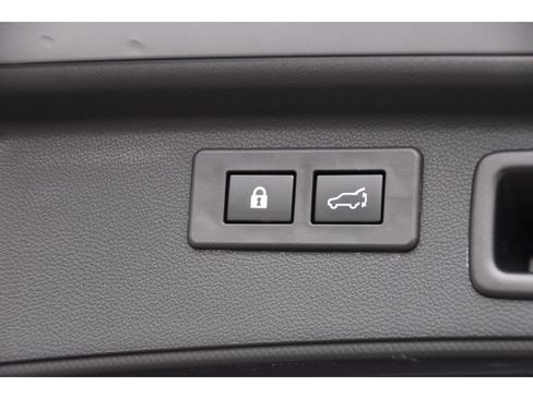 Used 2023 Subaru Forester Touring image 25