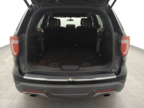 Used 2018 Ford Explorer XLT w/ Equipment Group 202A FWD image 29