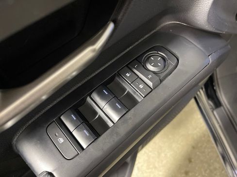 Certified 2025 Toyota Tacoma TRD Off-Road image 16