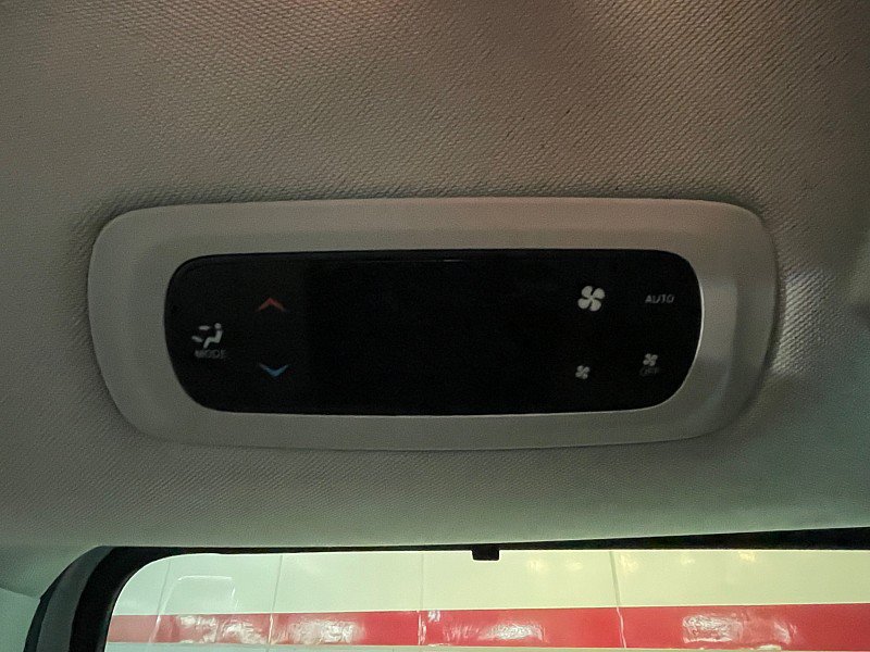 Used 2024 Chrysler Pacifica Touring-L FWD image 26