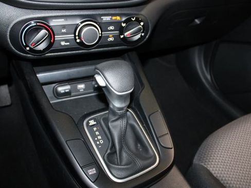 Used 2025 Kia Soul LX FWD image 18