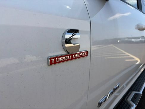 Certified 2025 RAM 2500 Laramie w/ Sport Appearance Package AWD/4WD image 7